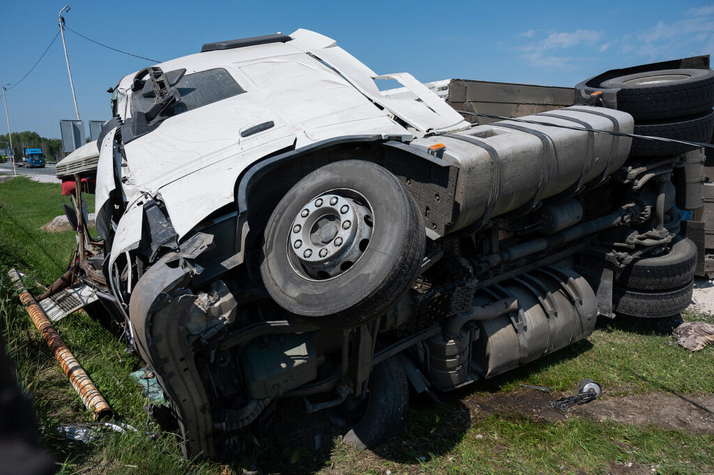 Large Trucking Accident Lawyer Indiana 317-881-2700